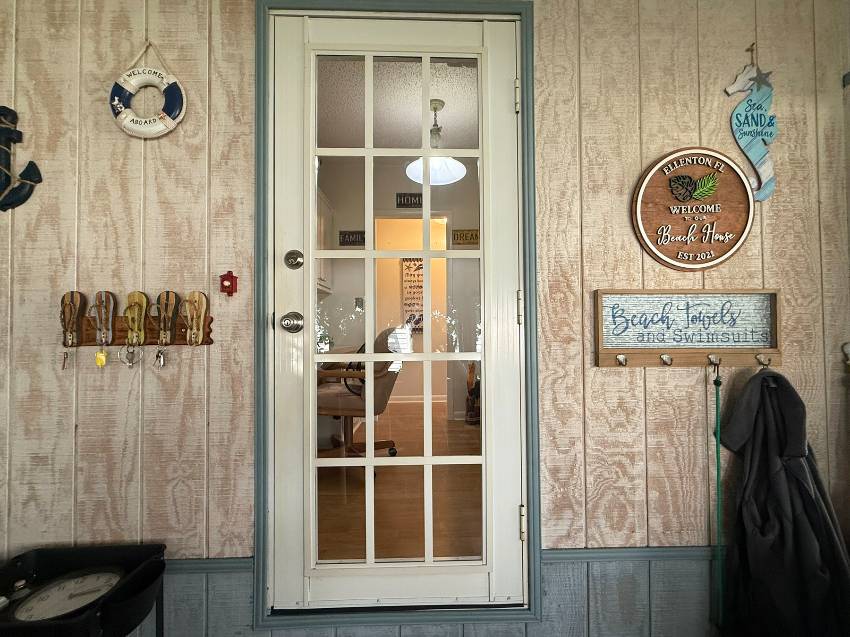 8111 Buena Vista Drive a Ellenton, FL Mobile or Manufactured Home for Sale